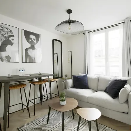 Apartment Chill-out On Private Patio In Vintage Masterpiece